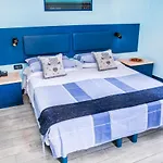Byron Hotel