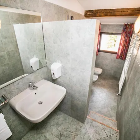 Byron مونتيكاتيني تيرمي